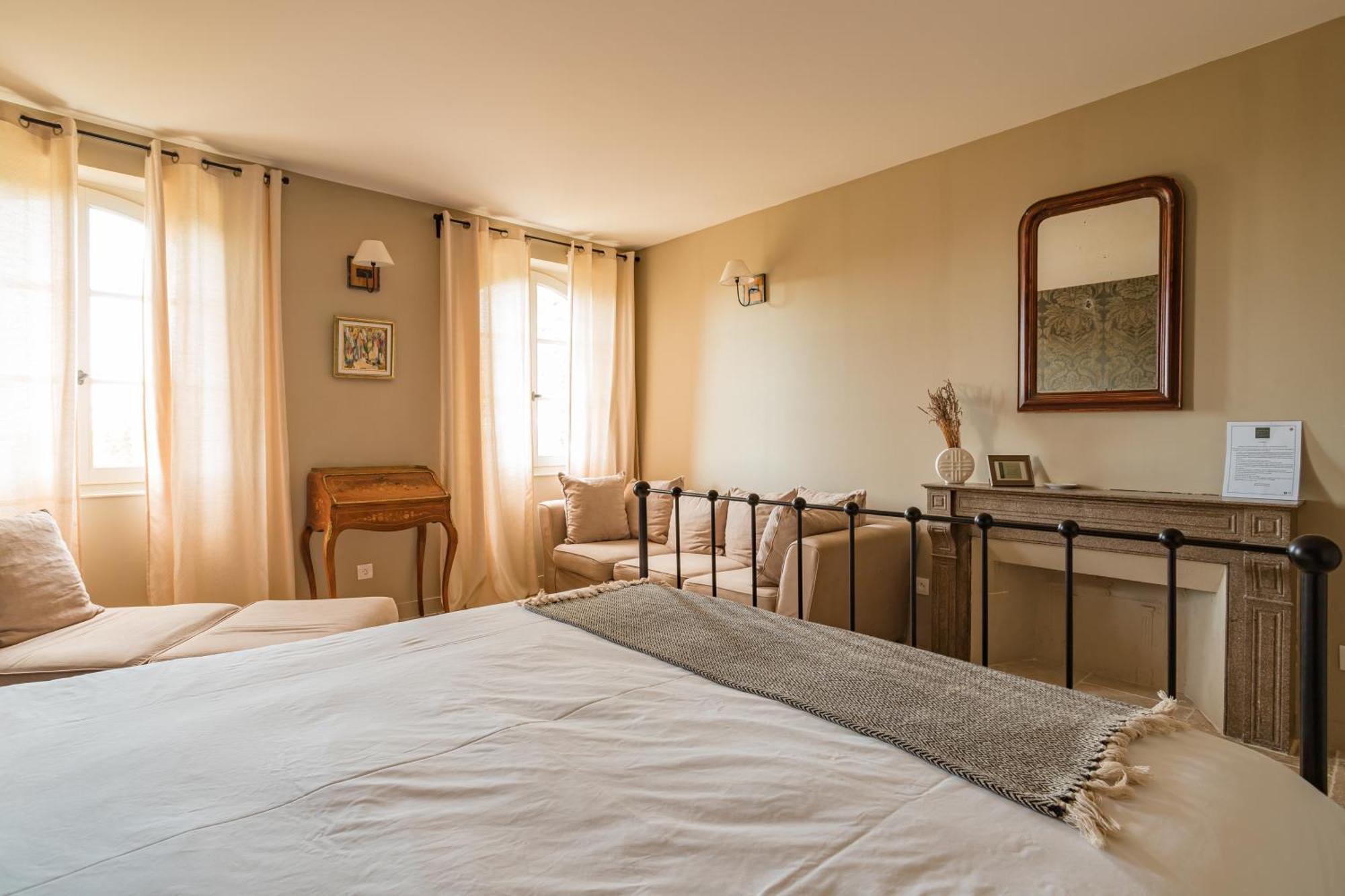 Chateau Montplaisir Charming B&B In Provence Valreas Exterior photo